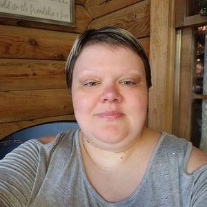 Meet your Posher, Leeann